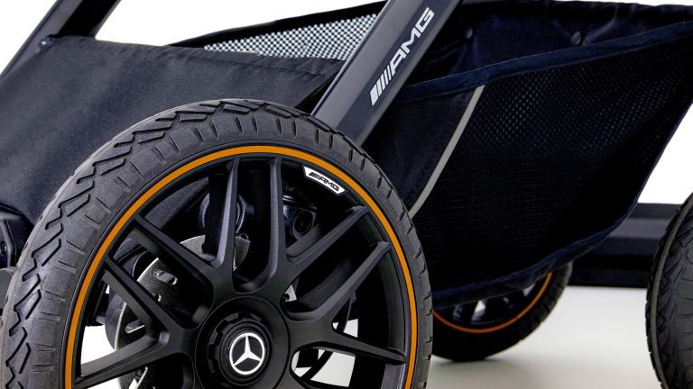 Mercedes lanza cochecitos de lujo que cuestan más que un coche de segunda mano.
