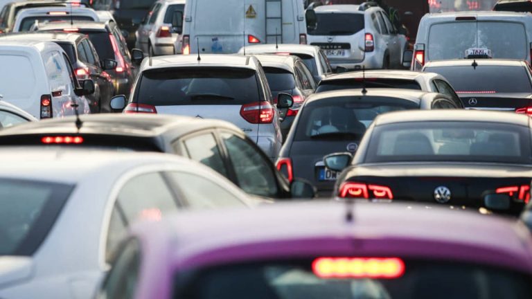 Los precios de los coches de segunda mano caen: una tendencia preocupante para los híbridos.