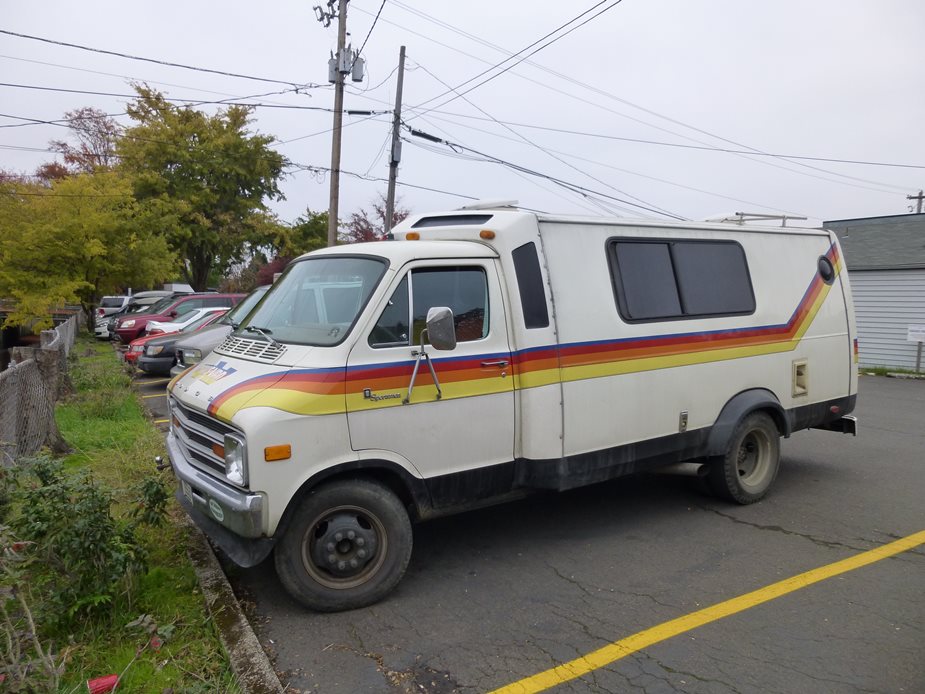 1978 Dodge Trans Van con carrocería de fibra de vidrio Chinook