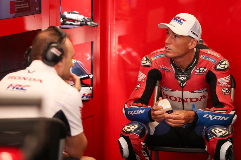Yamaha a la cabeza en Sepang: Espargaró brilla, Quartararo en la sombra