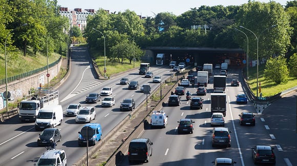 Rush Hour: La Apuesta Audaz que Convierte el Tráfico Urbano en un Espectáculo