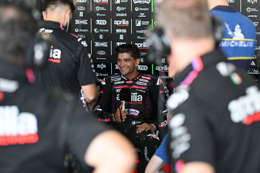 MotoGP en Buriram: Bagnaia lidera, Márquez tropieza