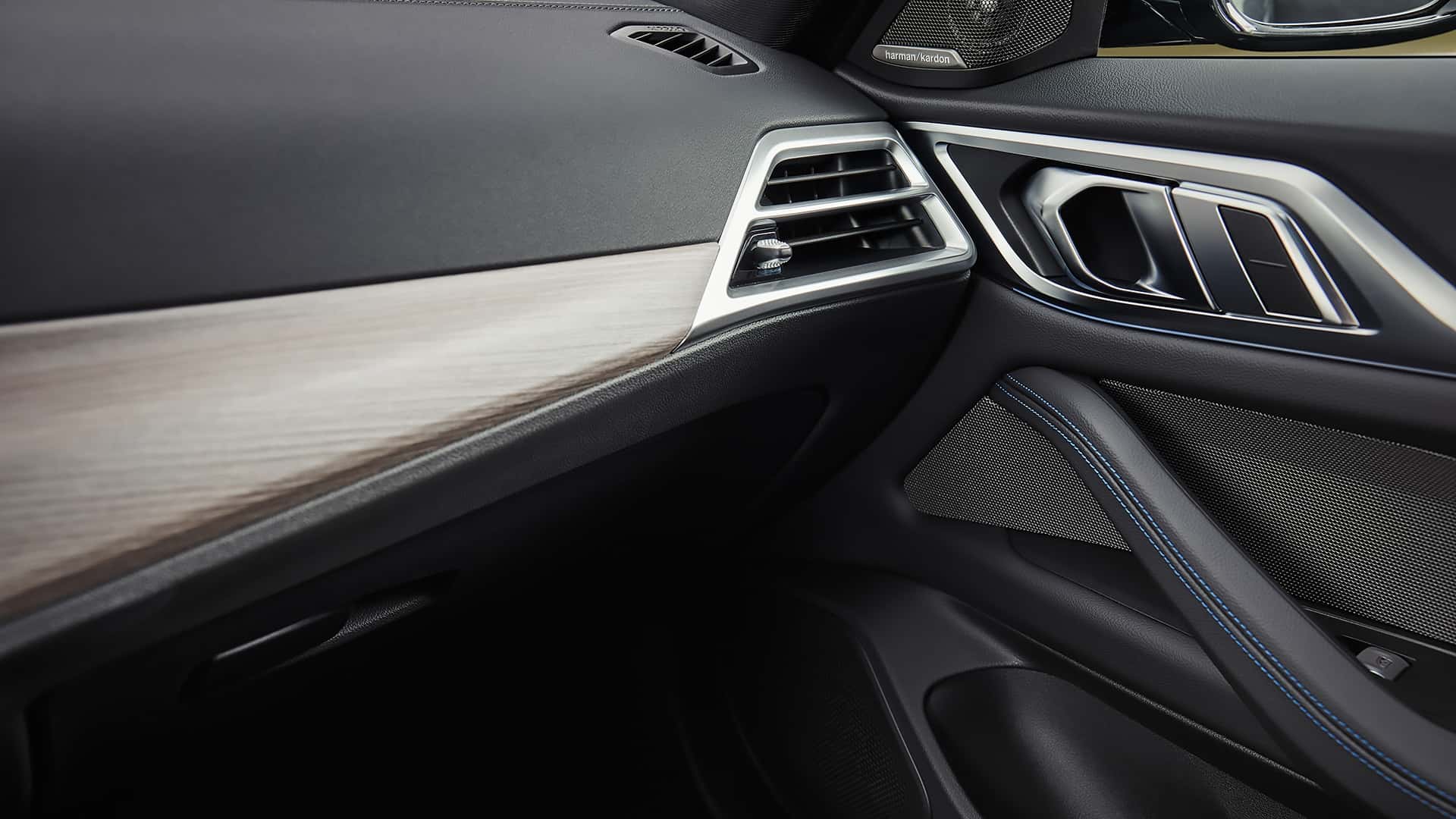 Diseño Automotriz: Equilibrando Estética y Tecnología para Mejorar la Experiencia del Usuario