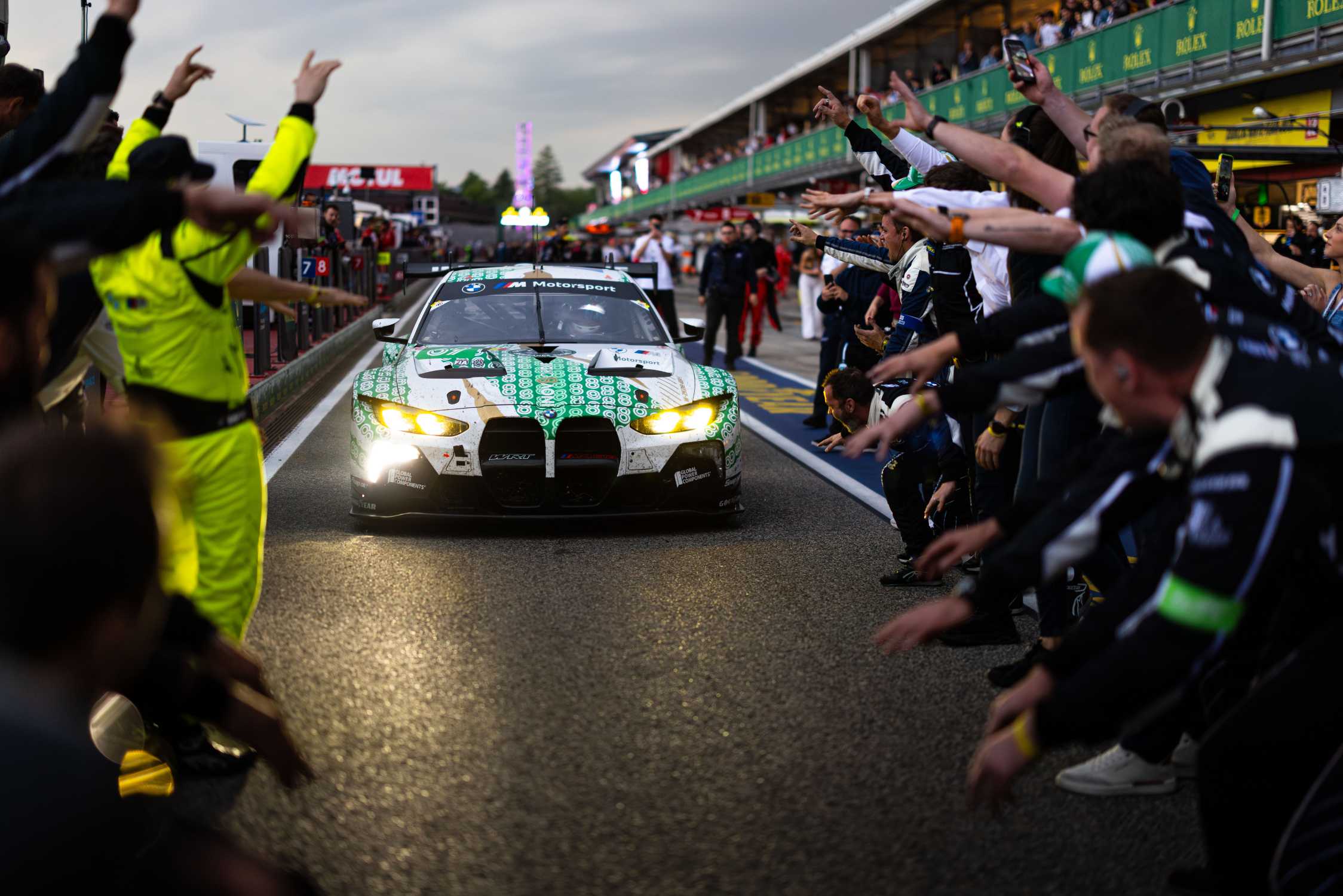 El BMW M4 GT3 EVO brilla en Imola