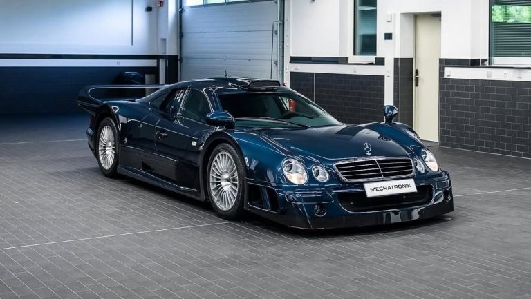 Mercedes CLK GTR: la única unidad de fábrica en azul noche