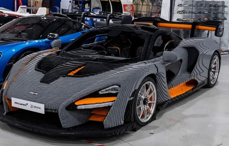 McLaren Senna a tamaño real en Lego: arranca y ruge como la original
