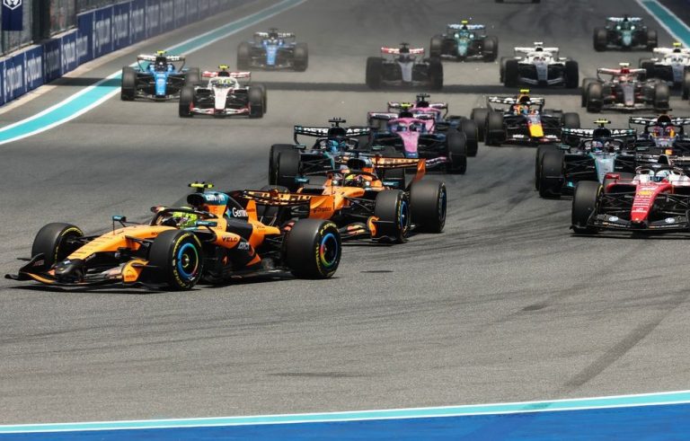 McLaren domina el sprint de Miami y Verstappen y Hamilton animan la pelea