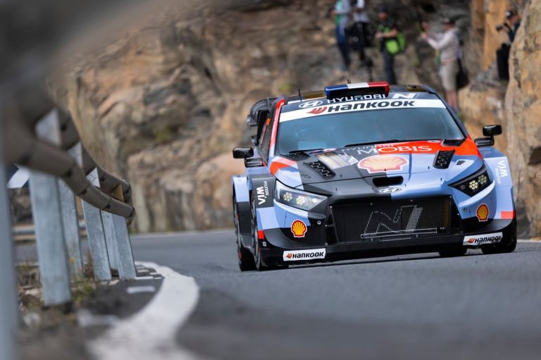 Hyundai sigue sin dar con la tecla frente a Toyota en el WRC