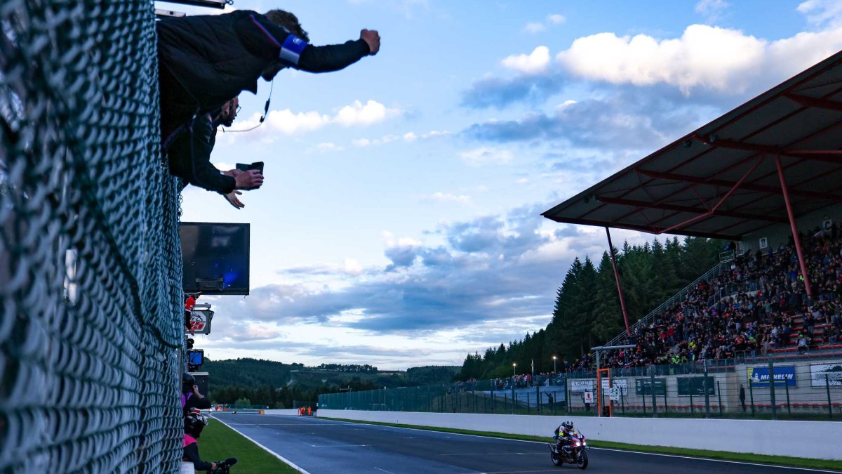 BMW M 1000 RR: Victoria clave en Spa-Francorchamps y mira a Suzuka