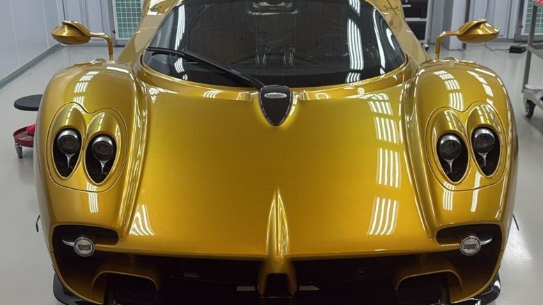 Pagani Utopia: un coleccionista estadounidense le añade polvo de Luna y oro