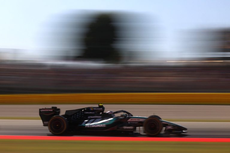 F1: Antonelli sufre en Barcelona, Russell recupera la confianza