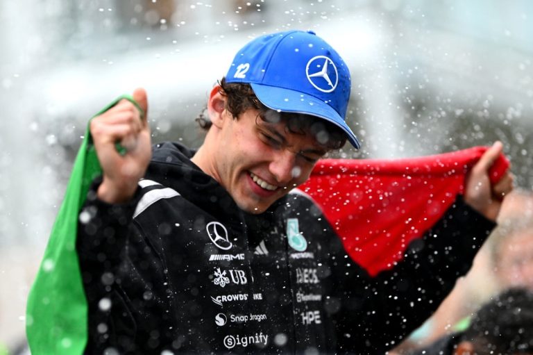 Kimi Räikkönen ve en Antonelli a un futuro campeón, pero advierte sobre…