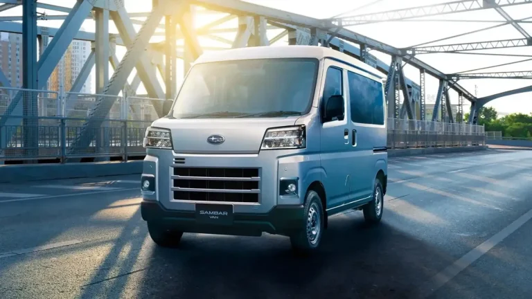 Sí, Subaru tiene una pequeña furgoneta con un precio de risa
