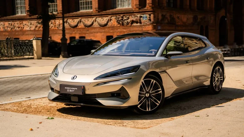 DENZA llega a España con el elegante Z9GT y la nueva carga ultrarrapida Flash Charging