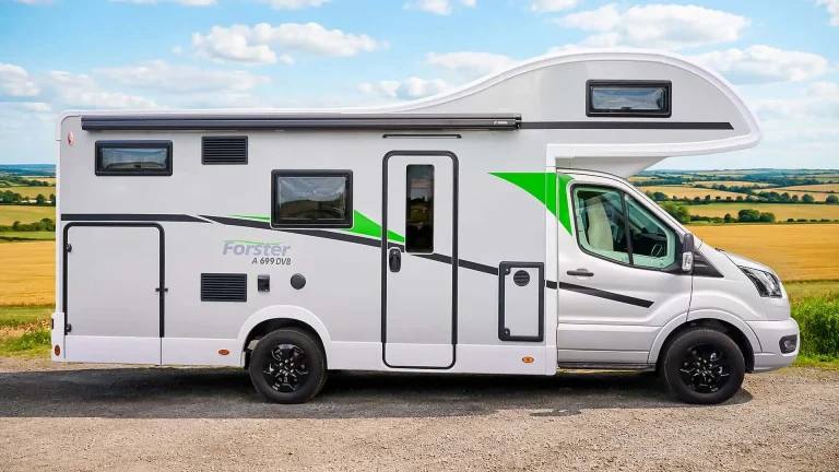 Forster A 699 DVB: autocaravana con 8 plazas para dormir y un nuevo diseño