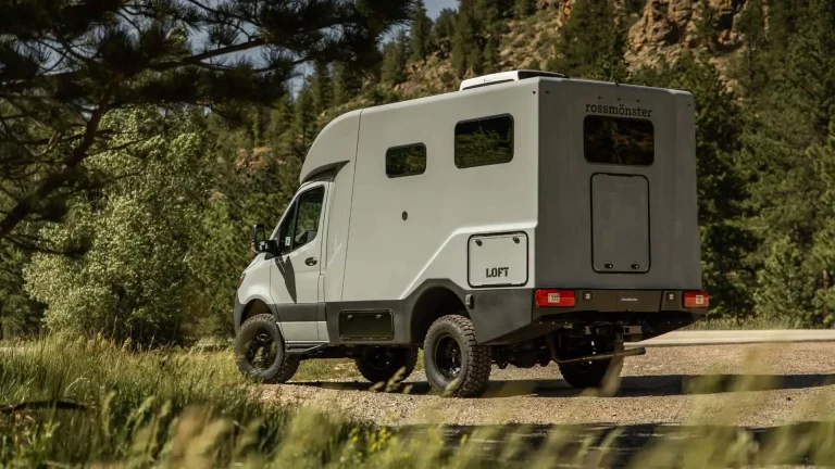 Rossmönster Loft, una autocaravana 4×4 de lujo con un interior de suite de hotel