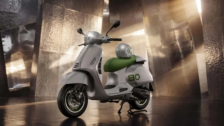Vespa deslumbra con un scooter especial por su 80º aniversario